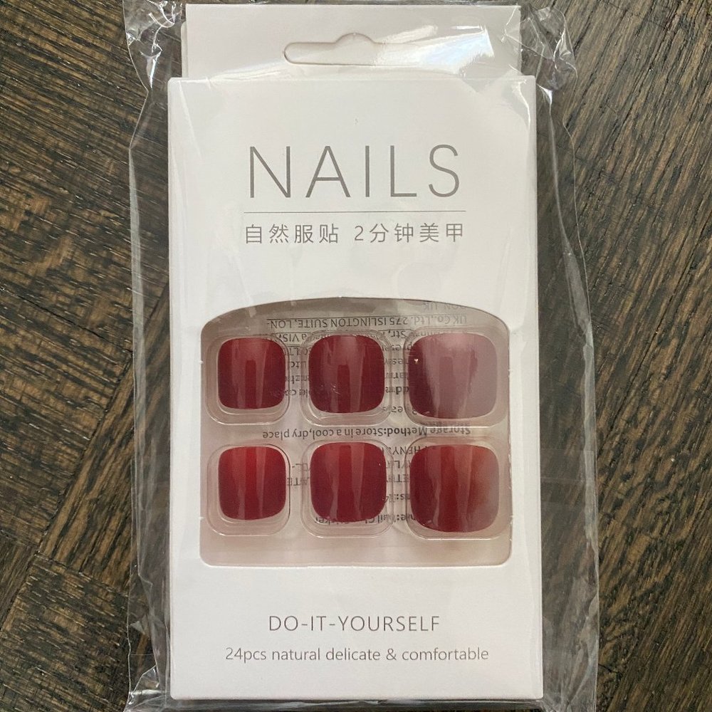 FREE WITH PURCHASE: Press-on fake toenails - 24 pcs